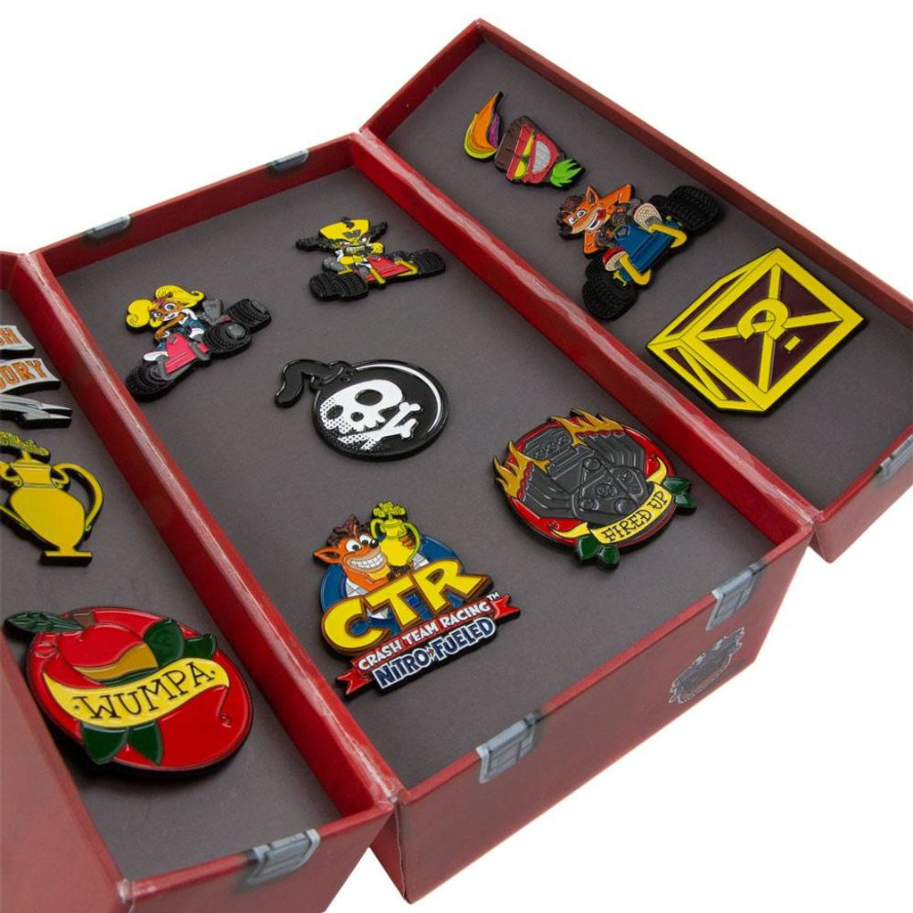 NUMSKULL priponke Official Crash Team Racing Nitro-Fueled Toolbox Pin Set