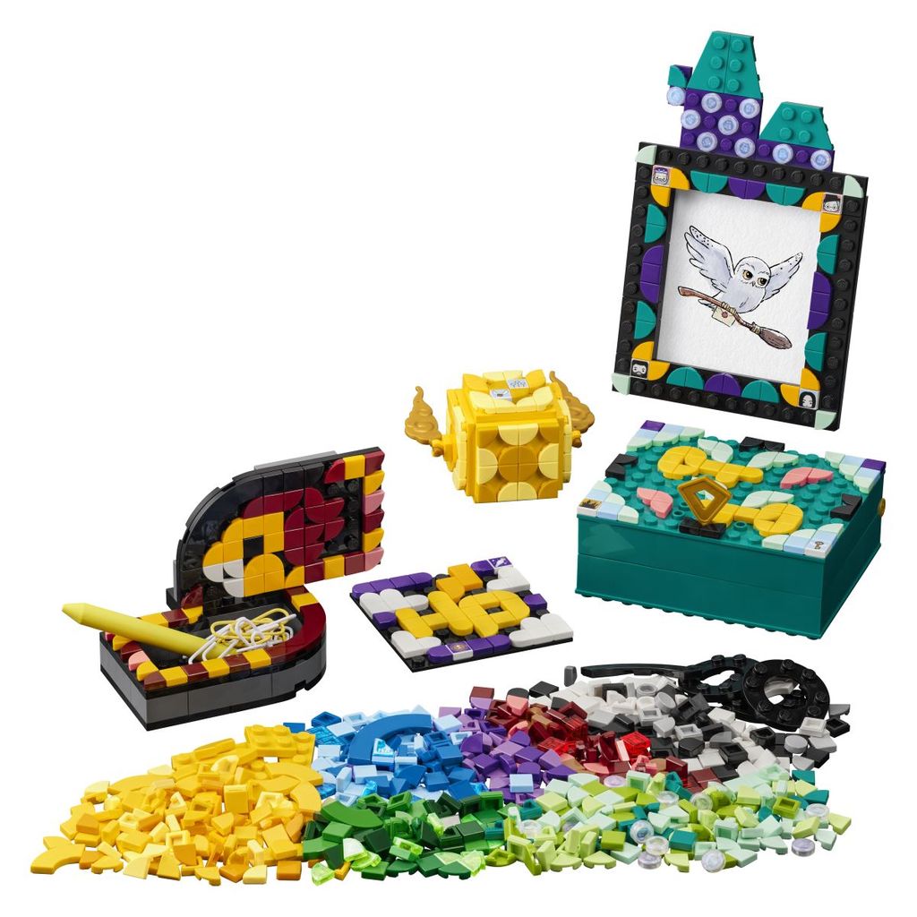 LEGO komplet za pisalno mizo Bradavičarka™ - 41811